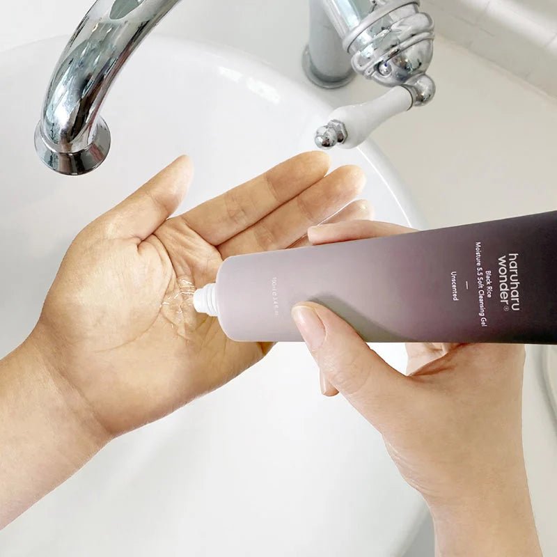 Haruharu Wonder – Black Rice Moisture 5.5 Soft Cleansing 100ml - Mimi's Glow